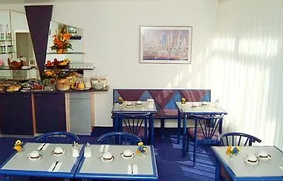 Admiral 3*