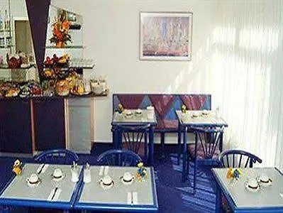 Admiral Hotel