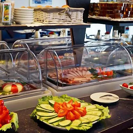 Admiral Am Zoo Hotel 3*