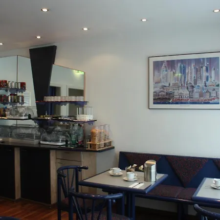 Admiral Am Zoo Hotel 3*